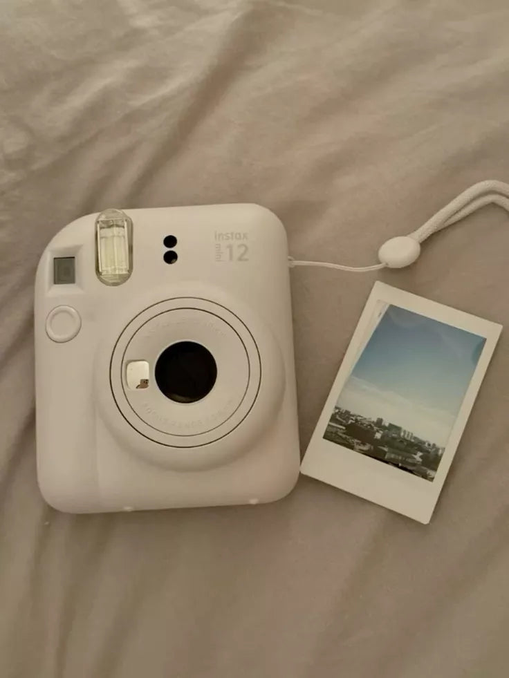 Polaroid Camera Add-On (10 instant pictures)